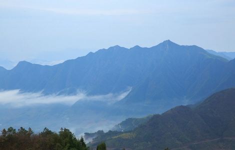 女生同时跟两个男生聊天